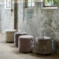 Riviera Maison Rivièra Maison Bowery Hocker - Ø 45 Cm - Höhe 46 Cm - Espresso 12 Riviera Maison Rivièra Maison Bowery Hocker - Ø 45 Cm - Höhe 46 Cm - Espresso -Qeeboo shop unnamed file 1529