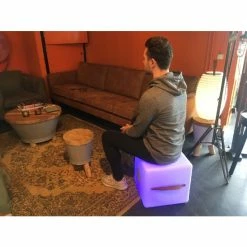 Nikki Amsterdam The Cube LED-Sitzhocker Mit Lautsprecher - 41x41x42 Cm - Multicolor-LED -Qeeboo shop unnamed file 1980